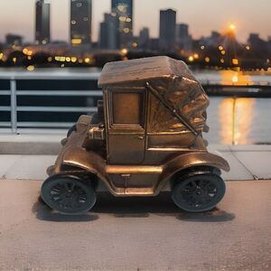 First Natl Bank of Wakeeney,KS Banthrico Die Cast Bank 1900 Pillbox Coupe No Key